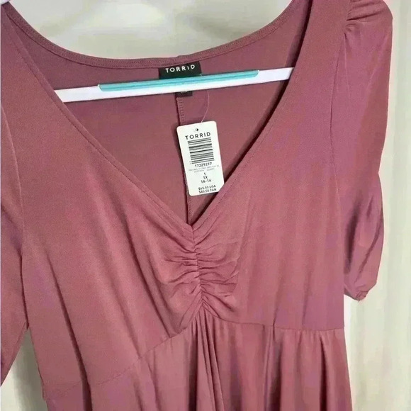 NWT TORRID Light purple Dress with cinched sleeves and V neck front. - Picture 6 of 6